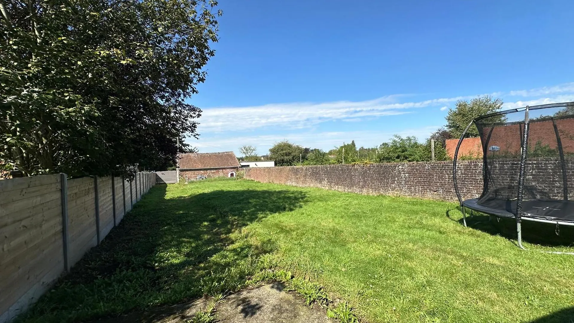 Homestay Ladar House Apartment Frasnes-lez-Gosselies Belgium