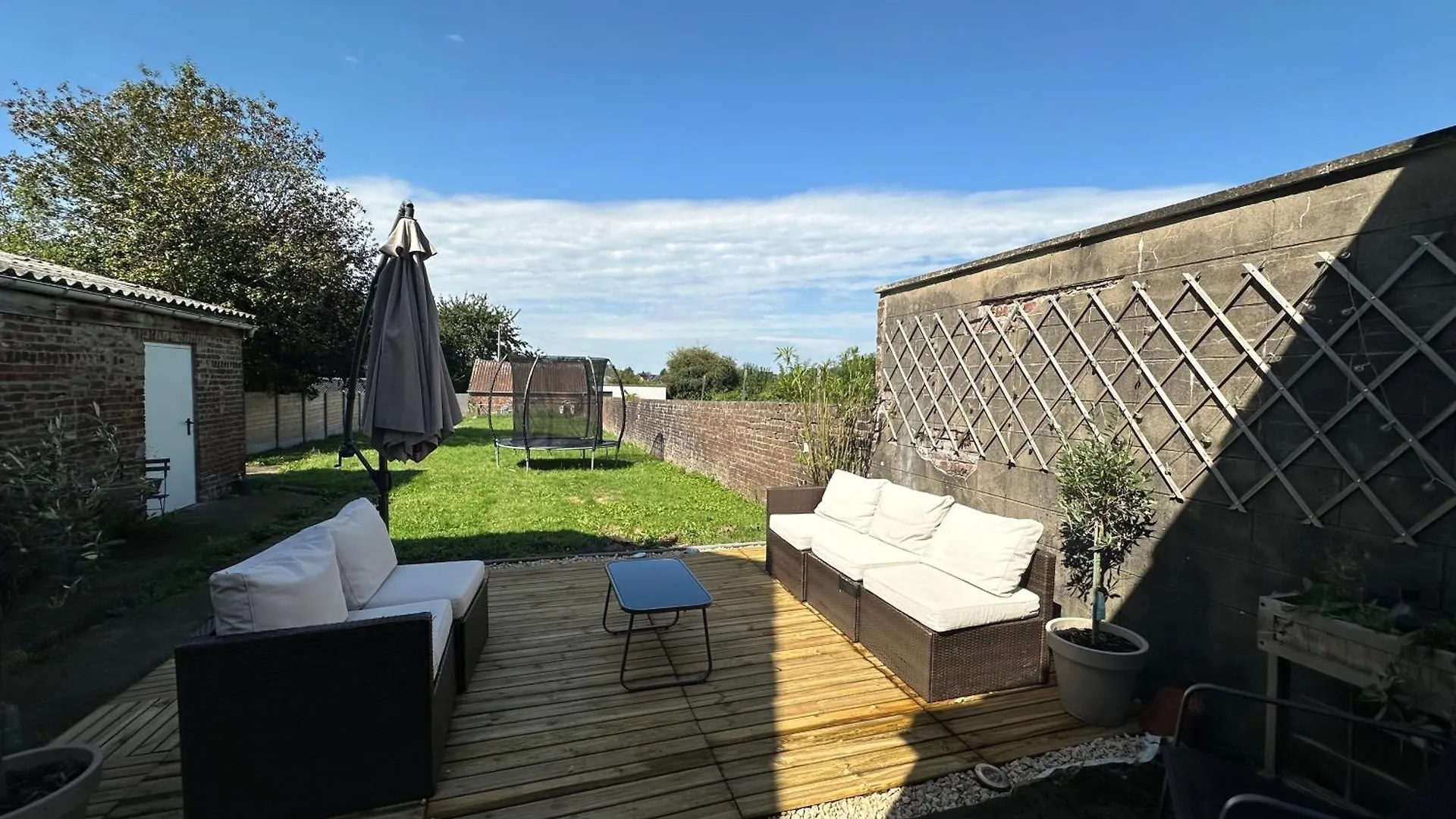 Ladar House Apartment Frasnes-lez-Gosselies 0*,